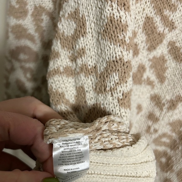 DIP Pullover Mix Print Women's Sweater Crew Neck Medium - Picture 5 of 5